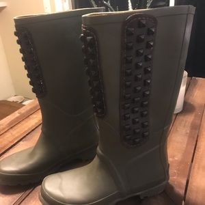 BCBG MAXAZRIA hunter green boots size 8